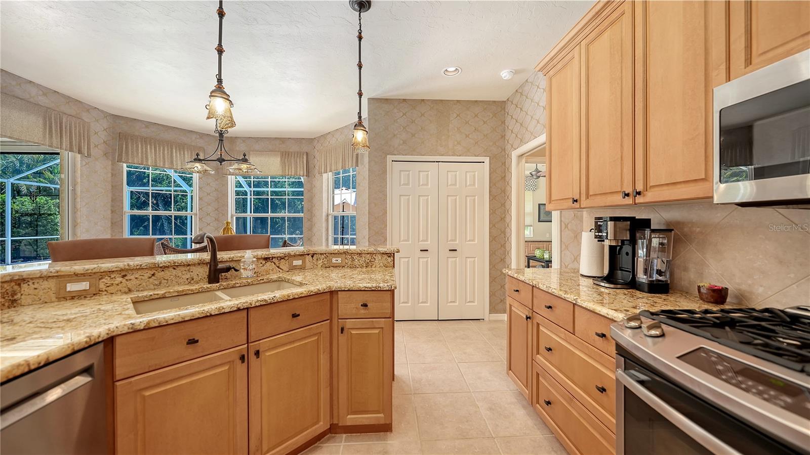 4956 SABAL LAKE CIR