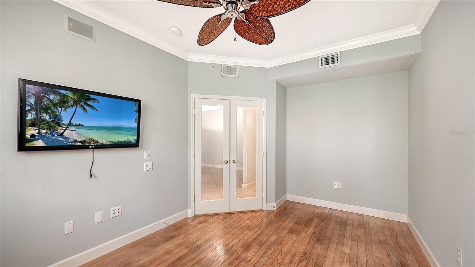 5211 PARISIENNE PL #101B27