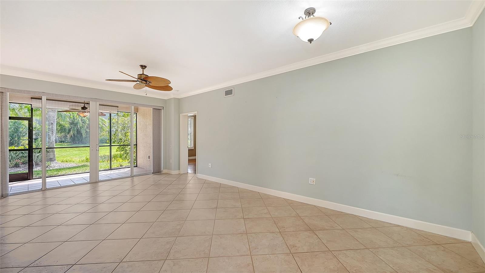5211 PARISIENNE PL #101B27