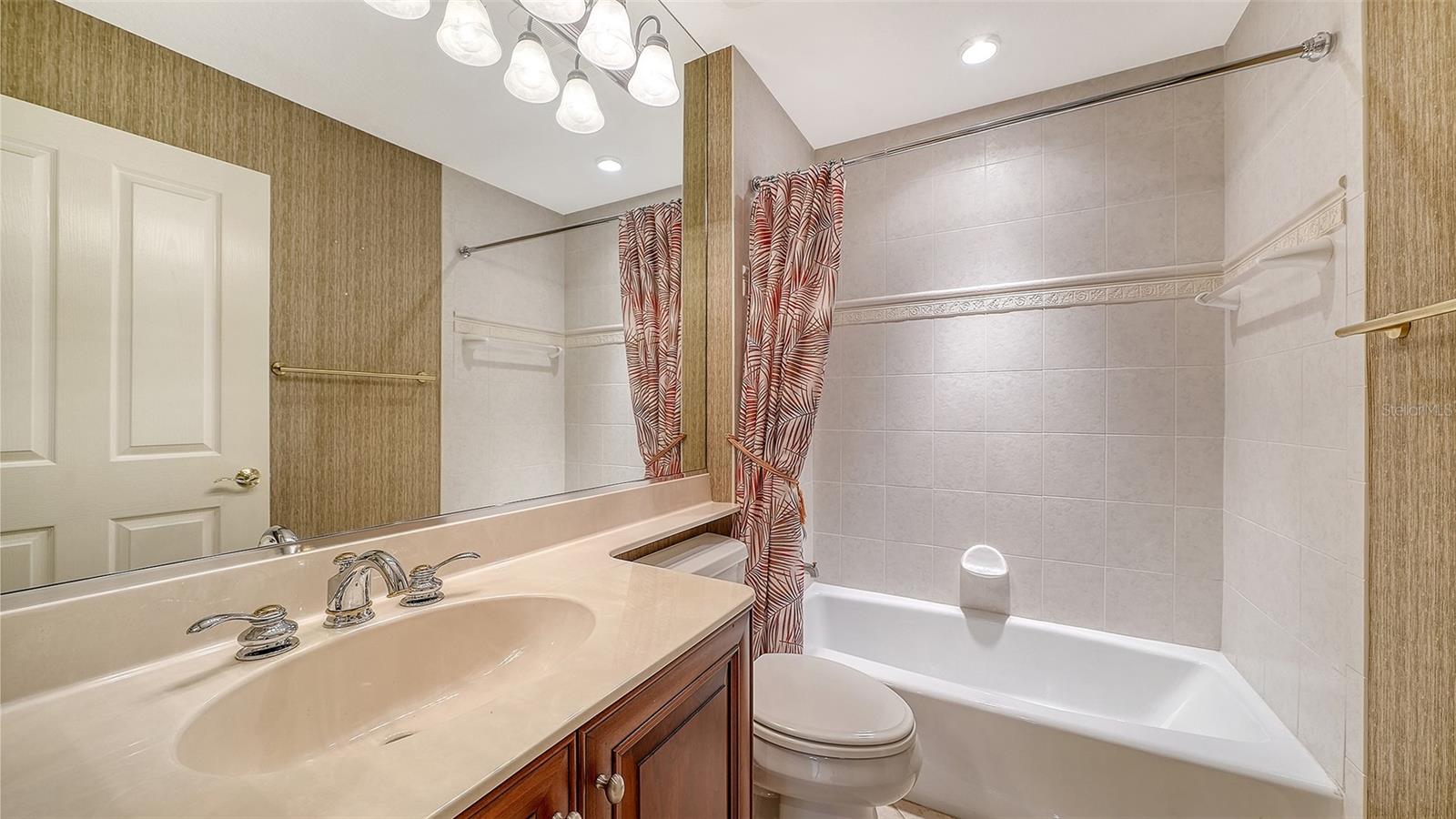 5211 PARISIENNE PL #101B27