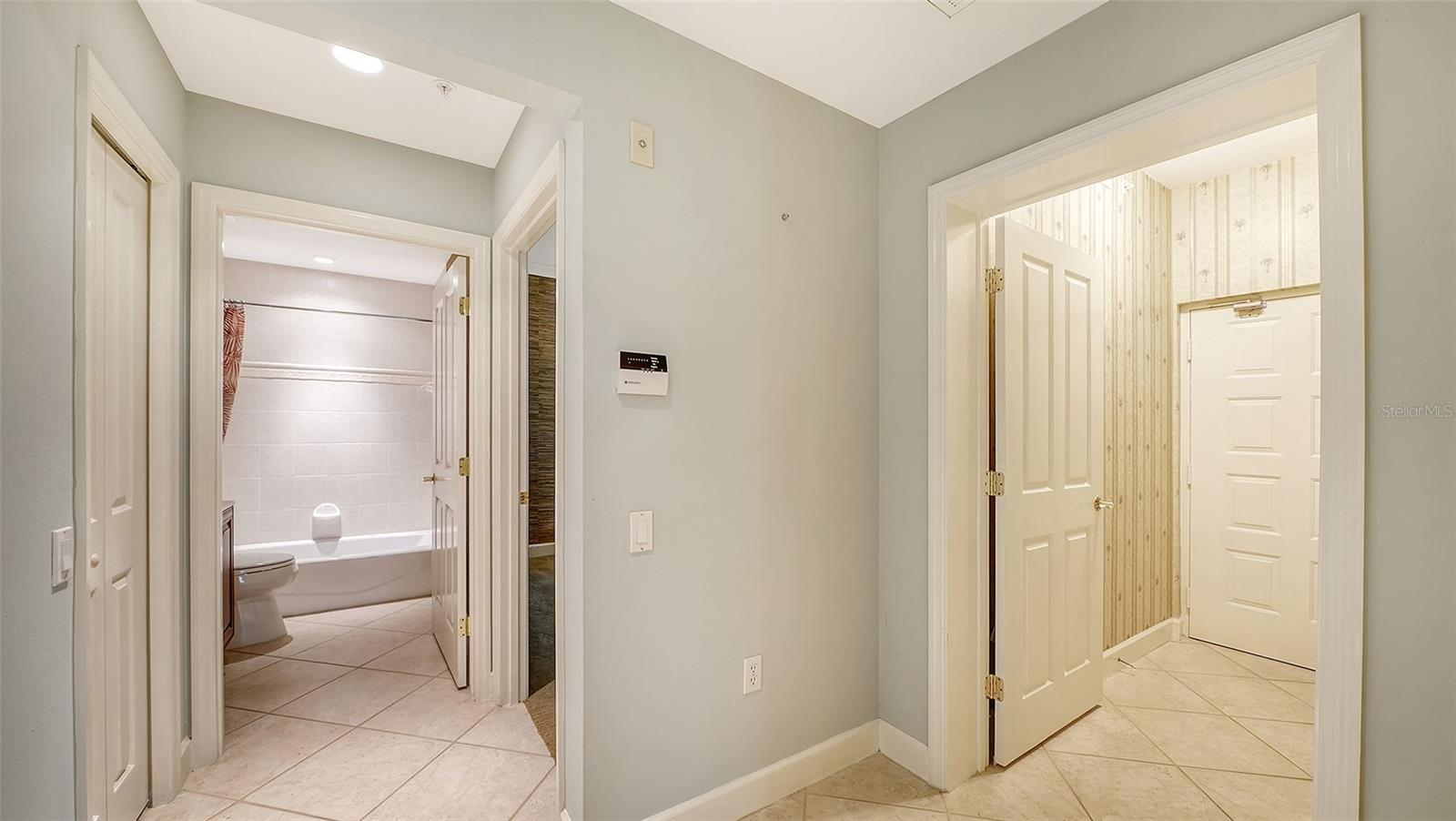 5211 PARISIENNE PL #101B27