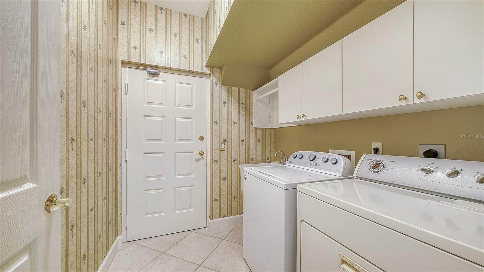 5211 PARISIENNE PL #101B27