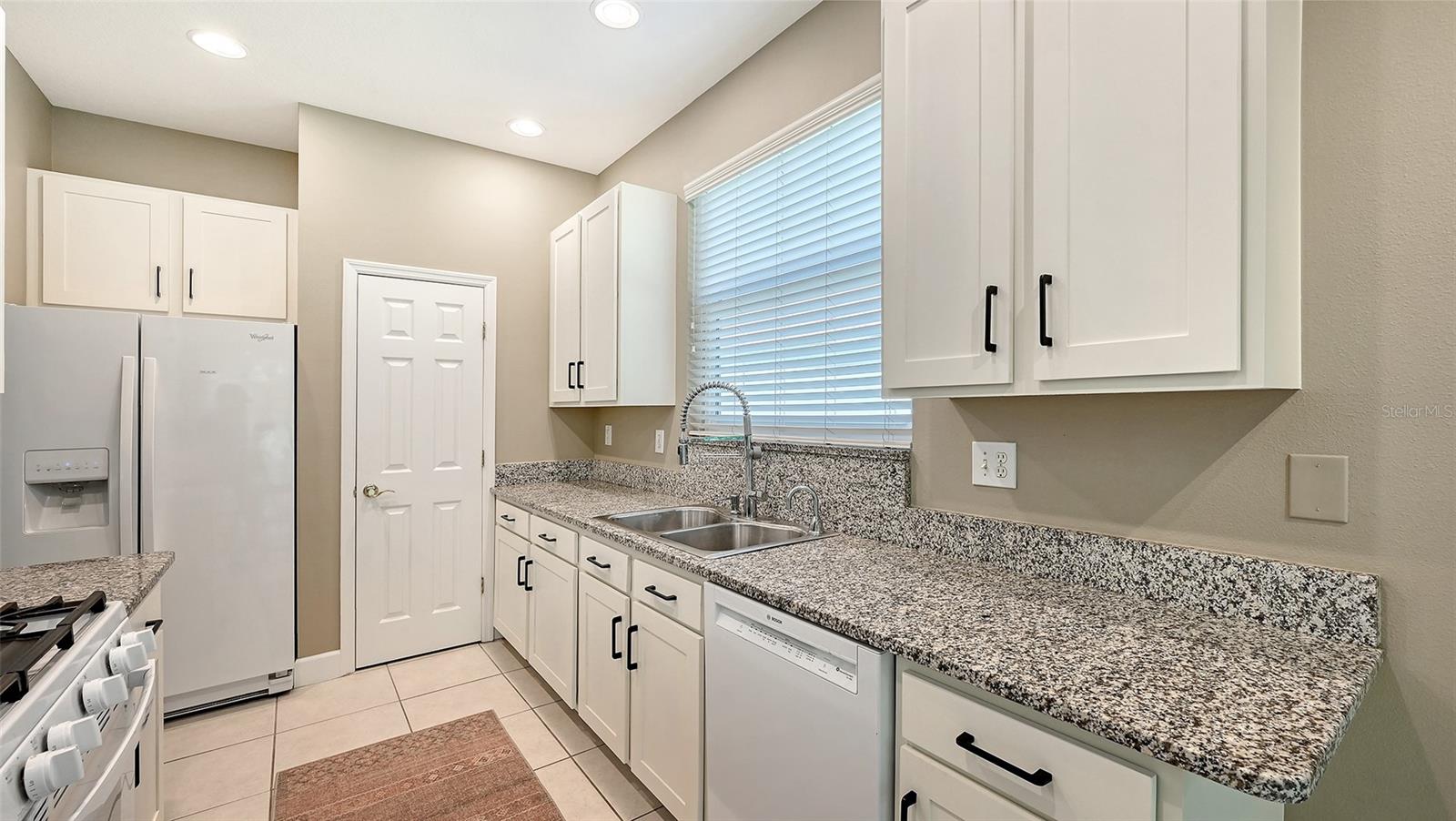 4451 KARIBA LAKE TER