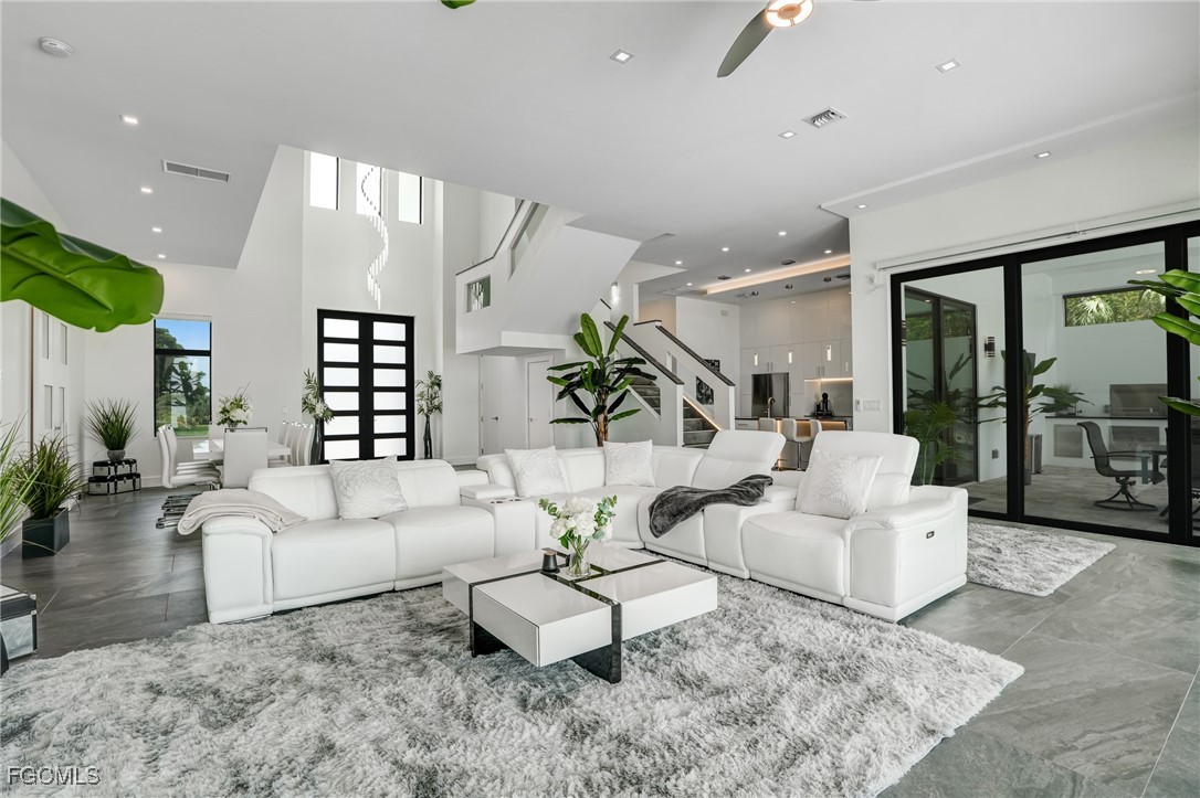 6390 River Club CT