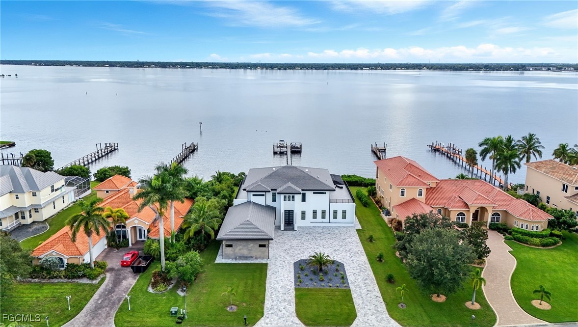 6390 River Club CT