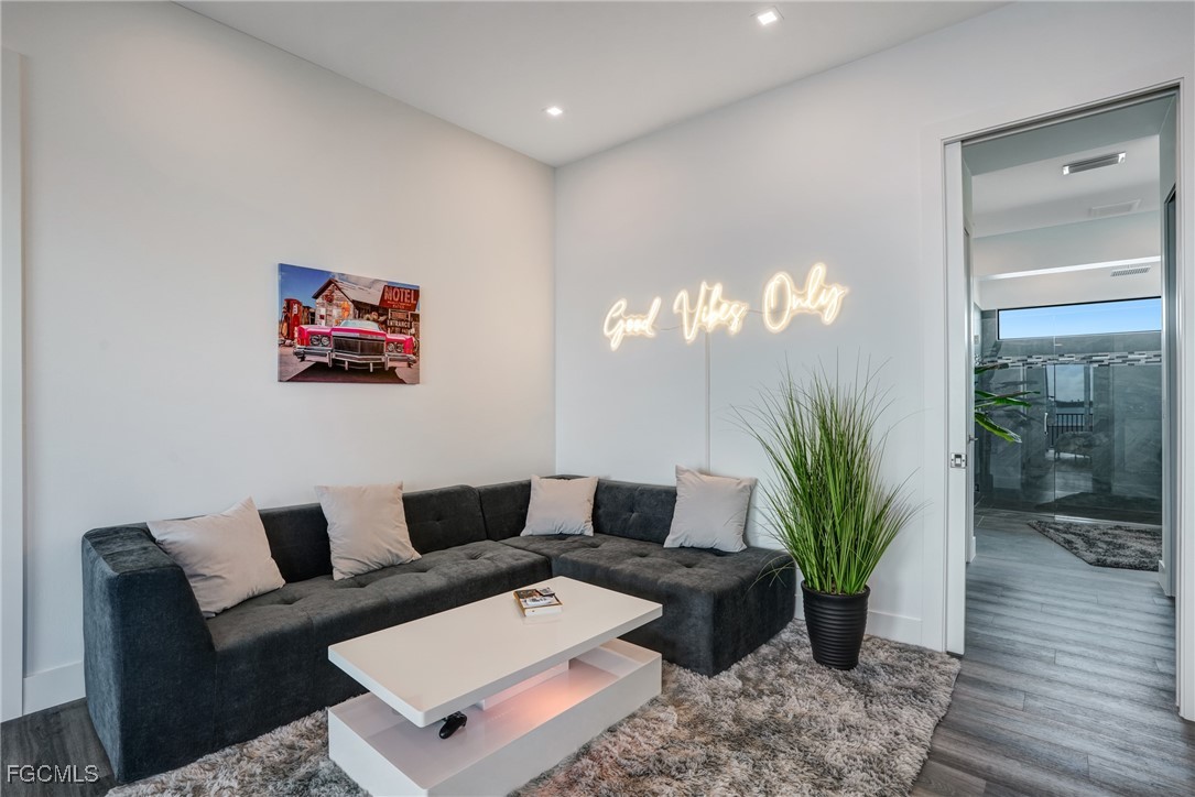 6390 River Club CT