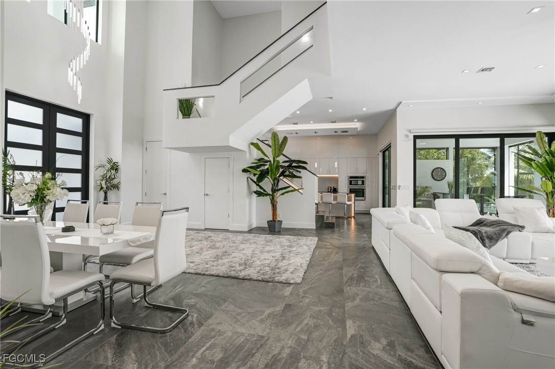 6390 River Club CT