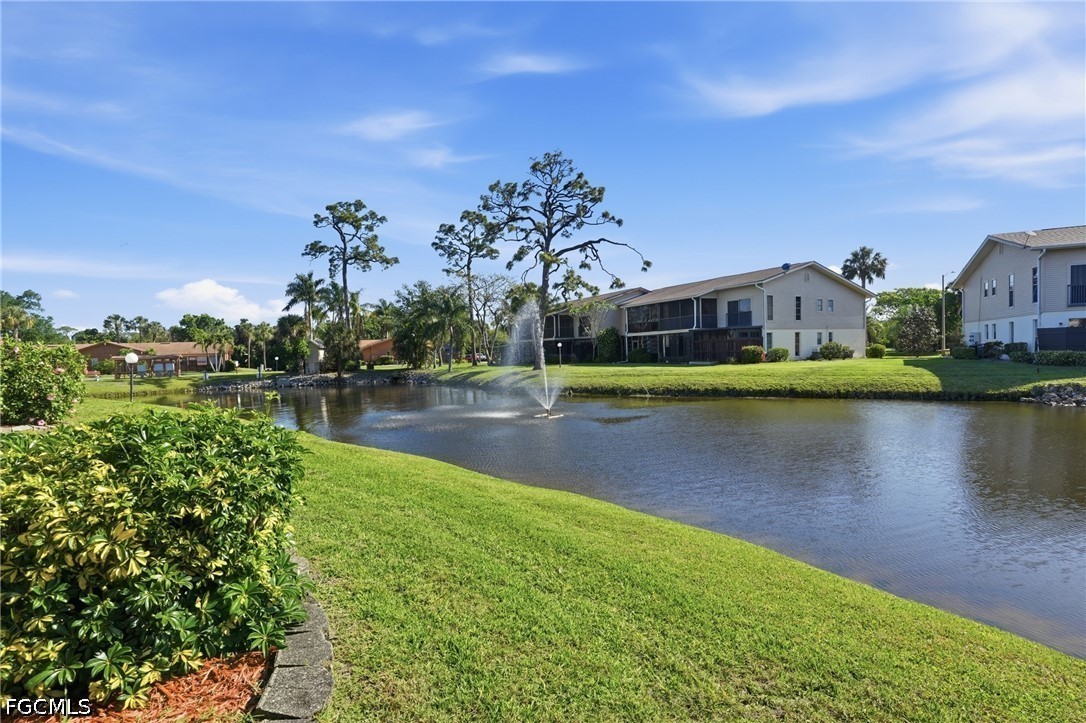 5692 Foxlake DR