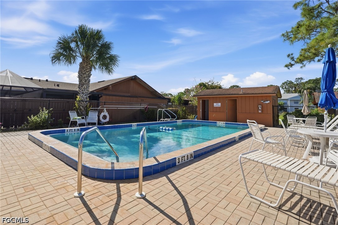 5692 Foxlake DR