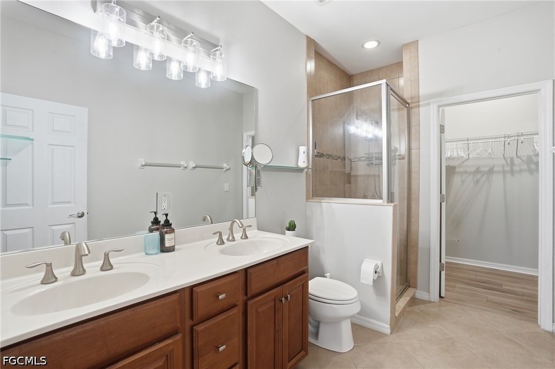 8515 Oakshade CIR 201