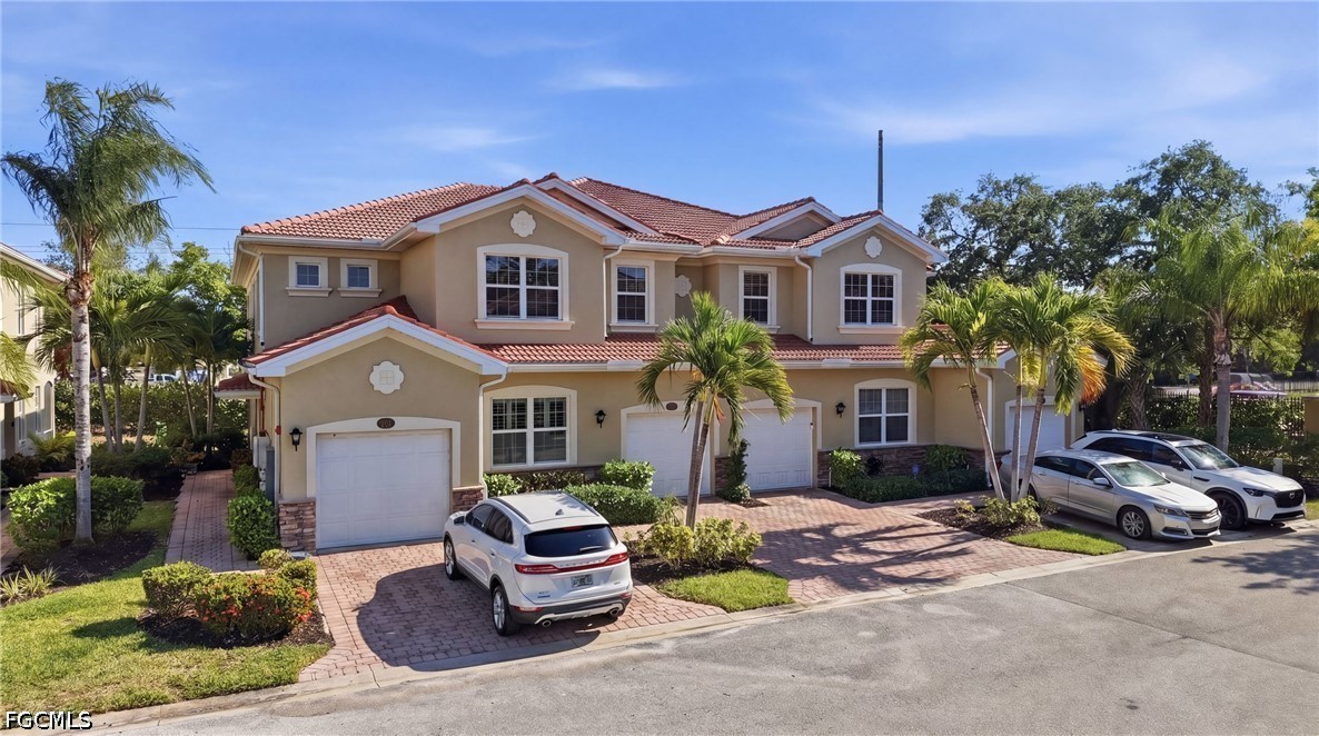 8515 Oakshade CIR 201