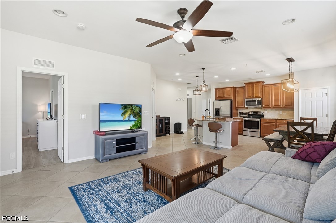 8515 Oakshade CIR 201