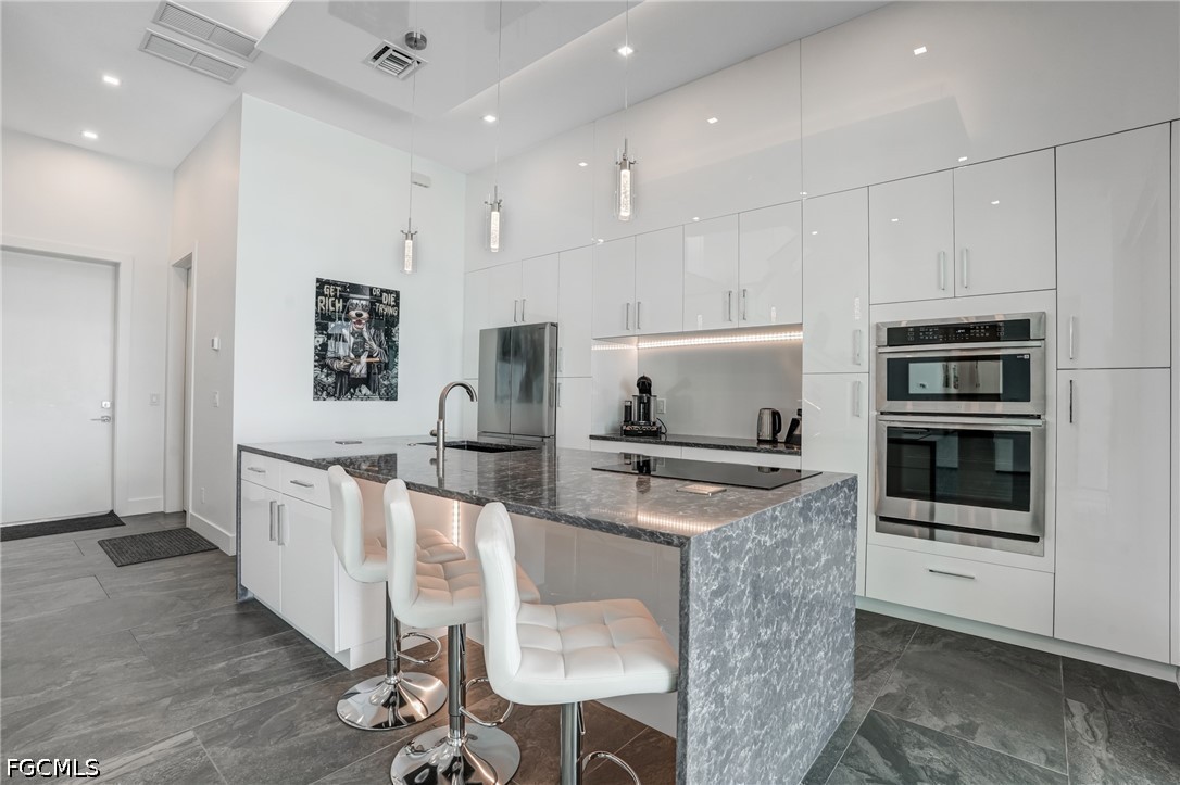 6390 River Club CT