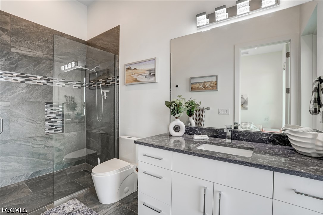 6390 River Club CT