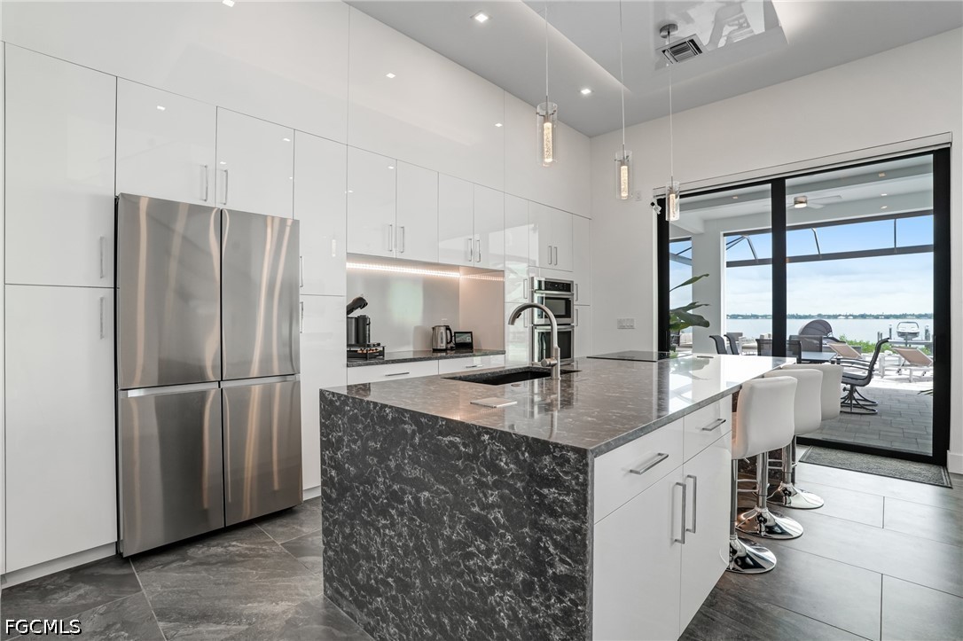 6390 River Club CT