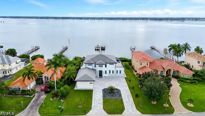 6390 River Club CT