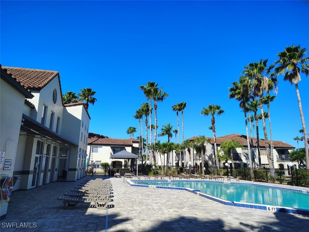 3421 Winkler AVE 402