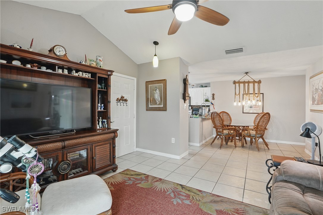 3421 Winkler AVE 402