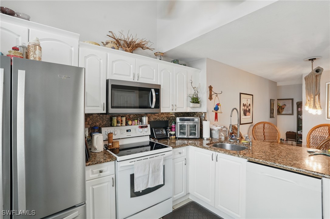 3421 Winkler AVE 402