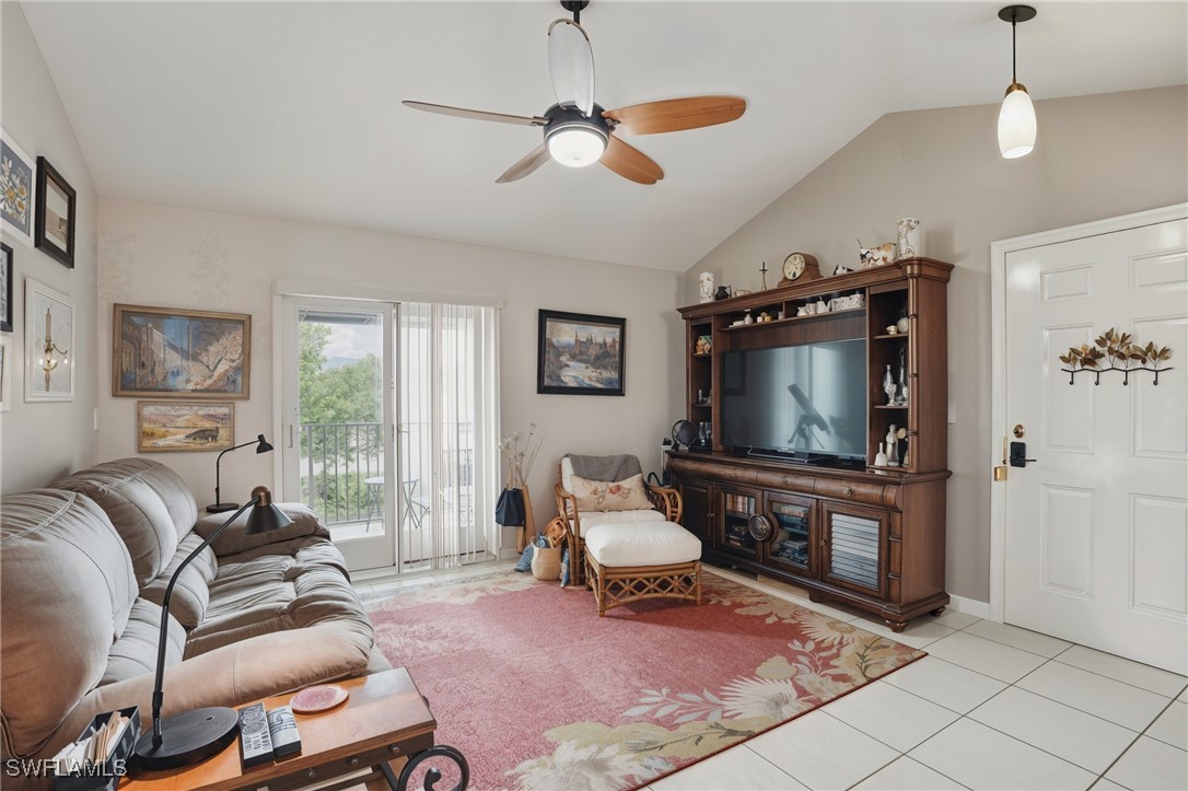 3421 Winkler AVE 402