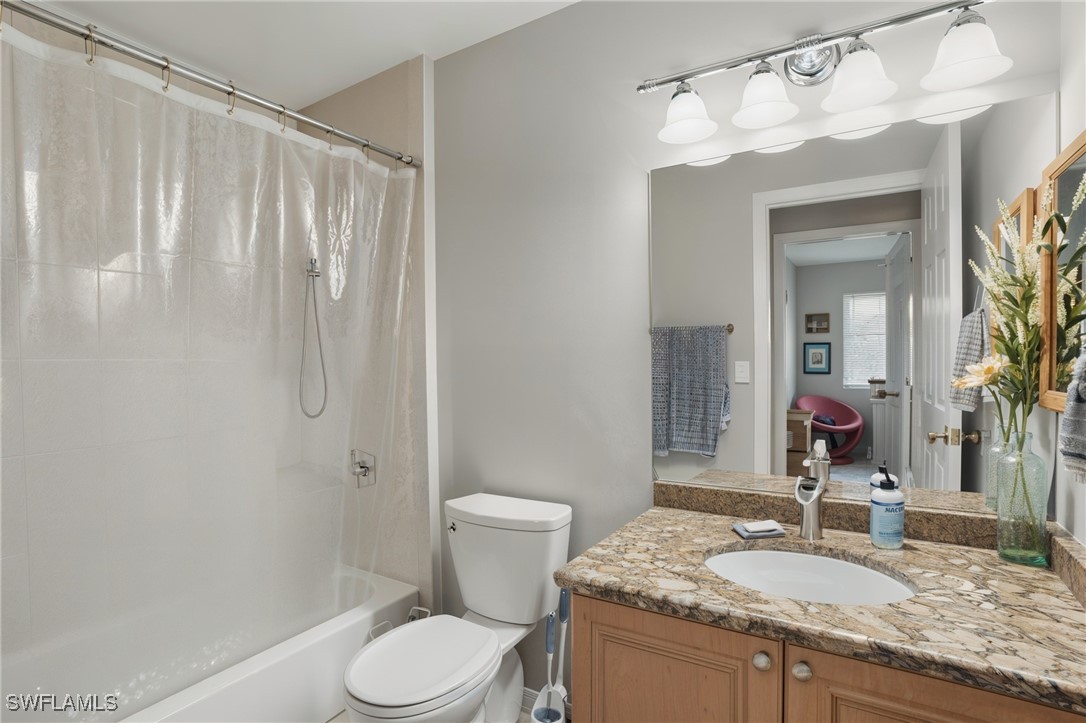 3421 Winkler AVE 402