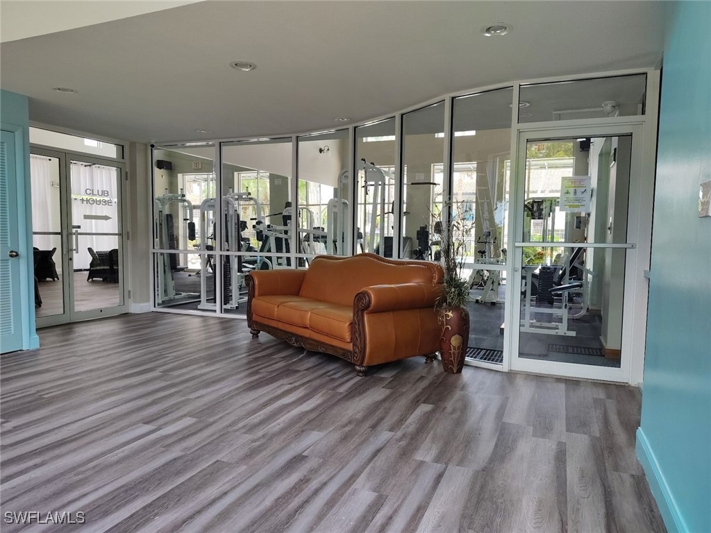 3421 Winkler AVE 402