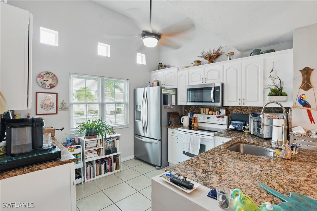 3421 Winkler AVE 402