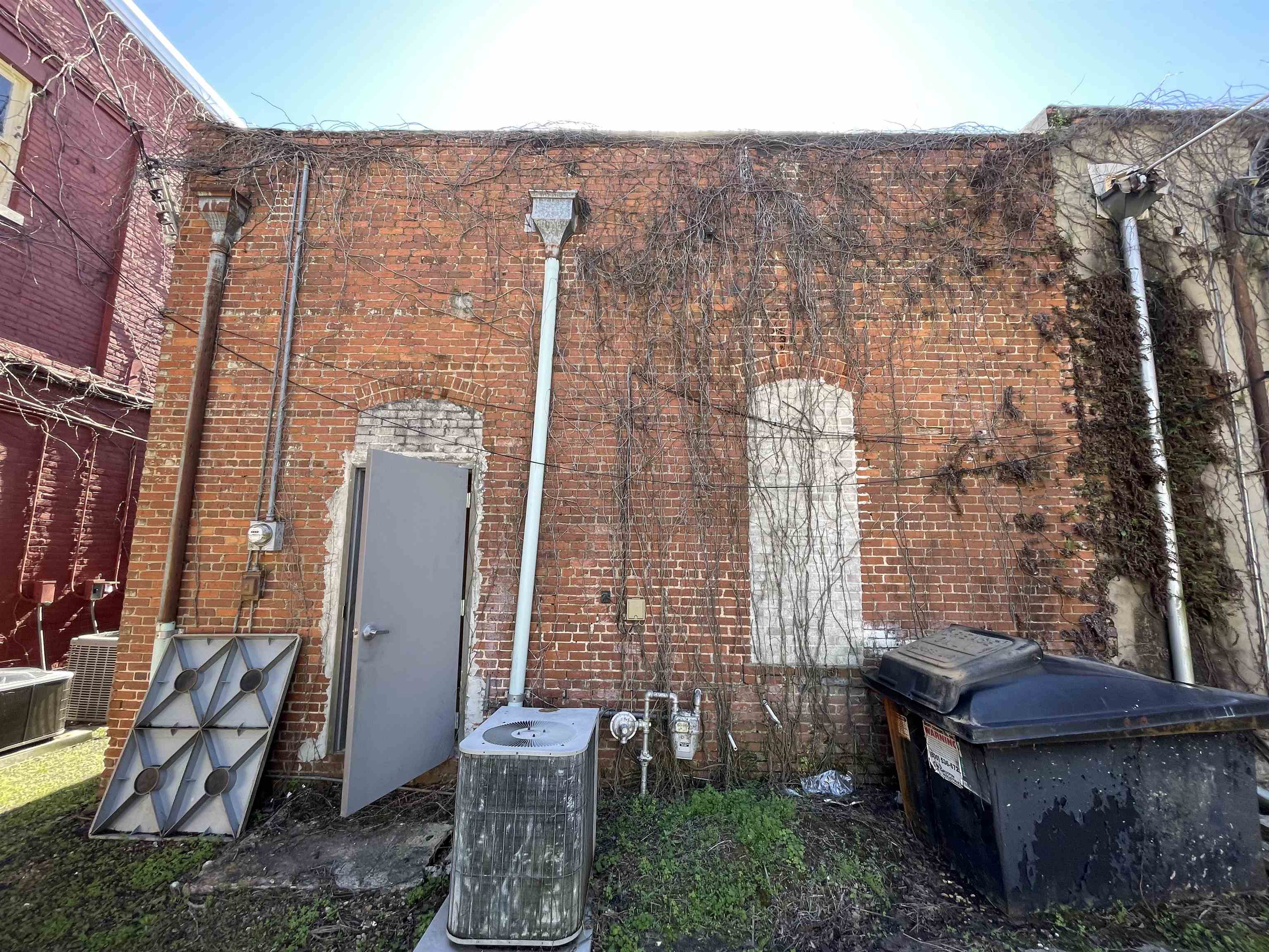 108 E JEFFERSON Street