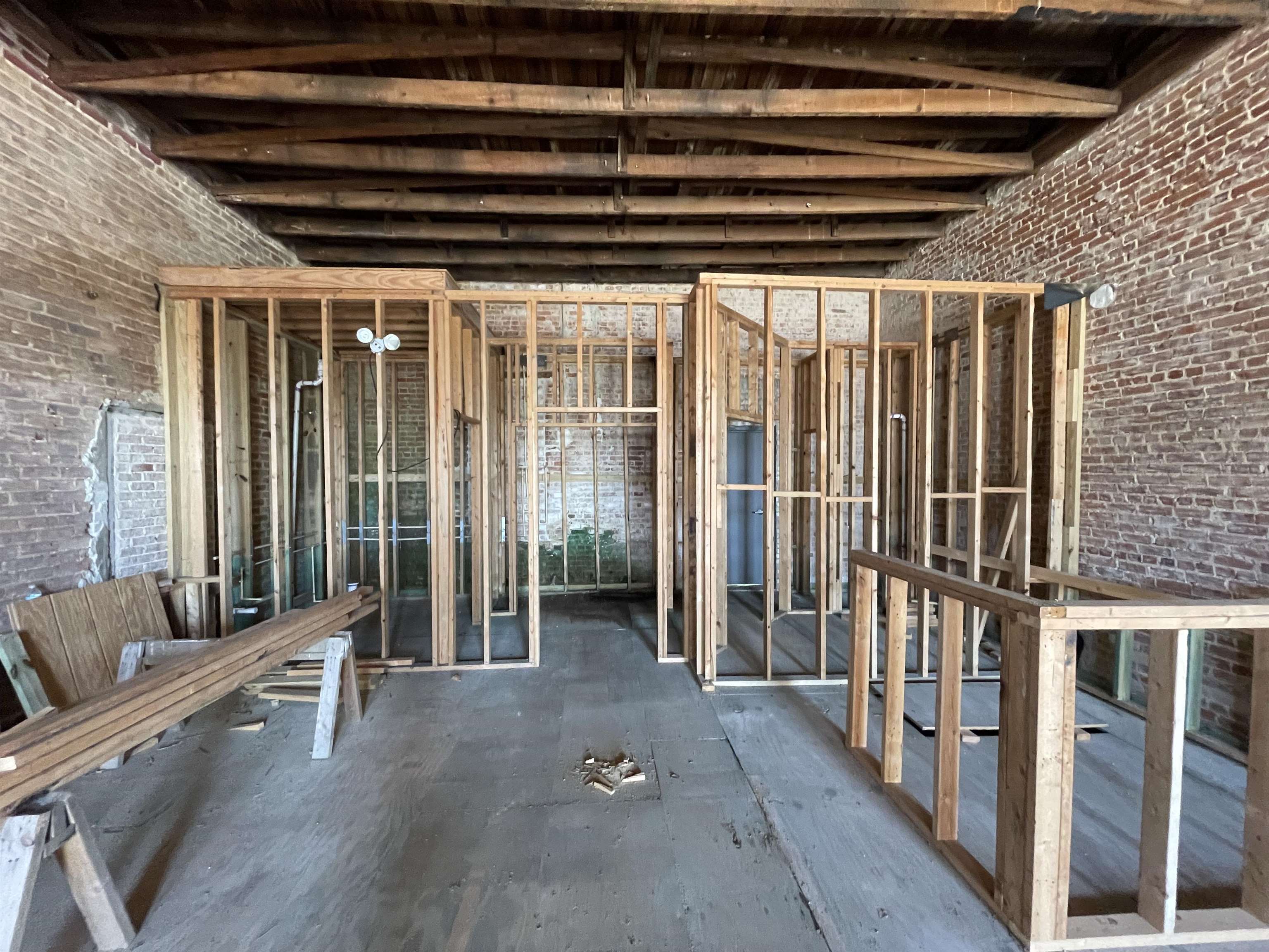 108 E JEFFERSON Street