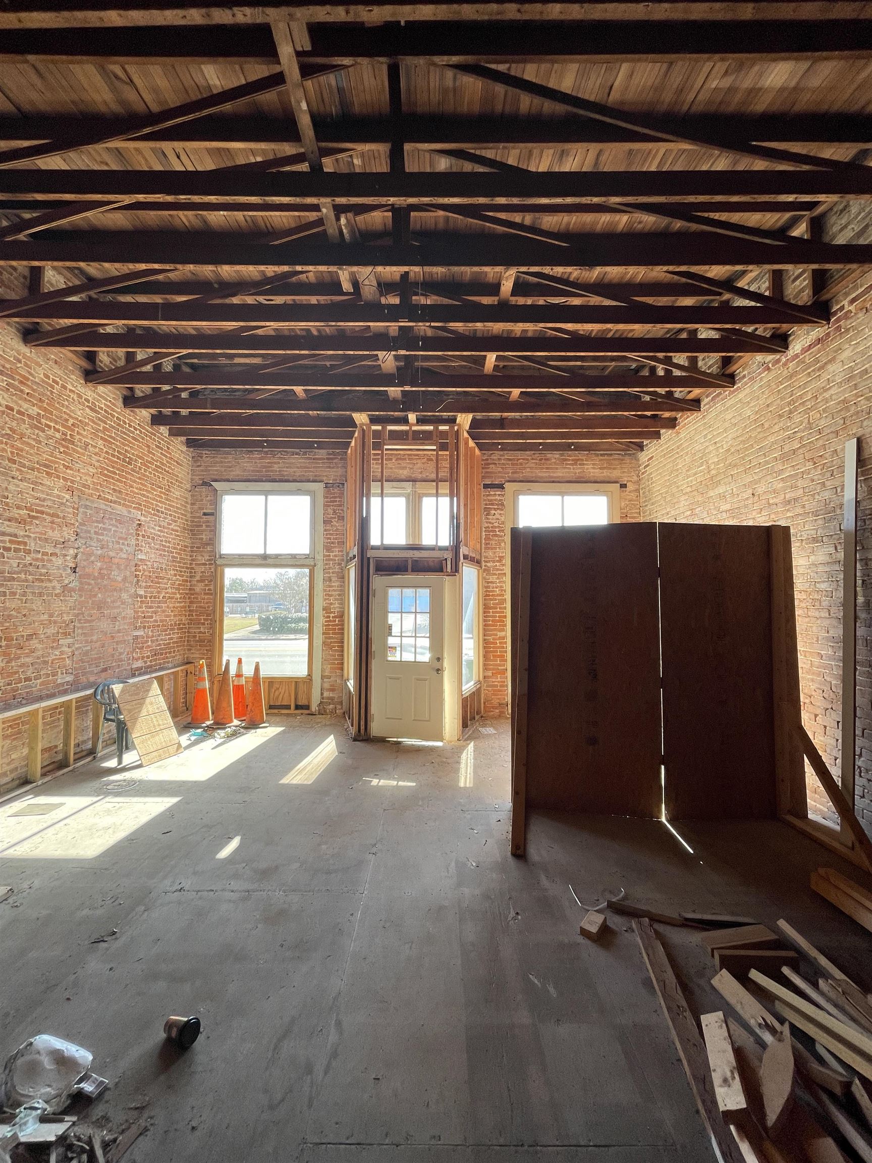 108 E JEFFERSON Street