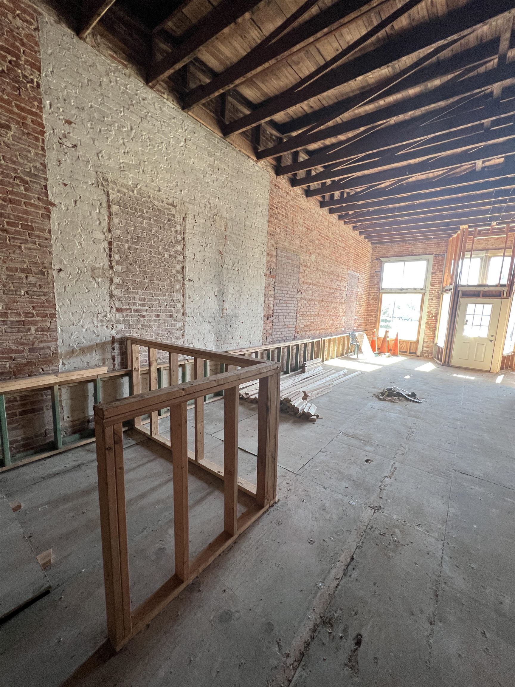 108 E JEFFERSON Street