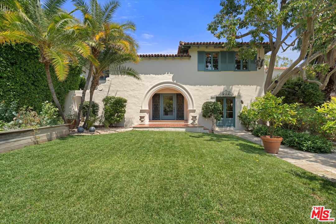 1836 Outpost Dr
