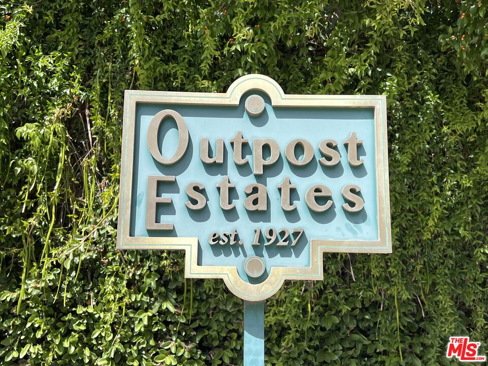 1836 Outpost Dr