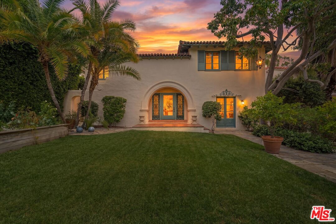 1836 Outpost Dr