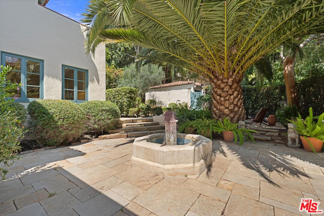 1836 Outpost Dr