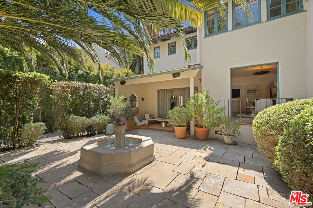 1836 Outpost Dr