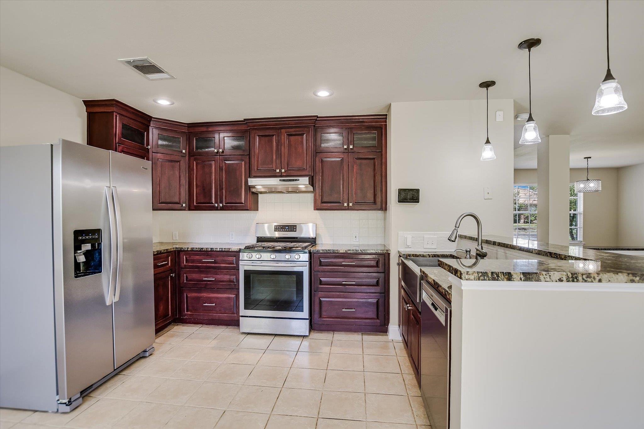 8111 Hawick DR