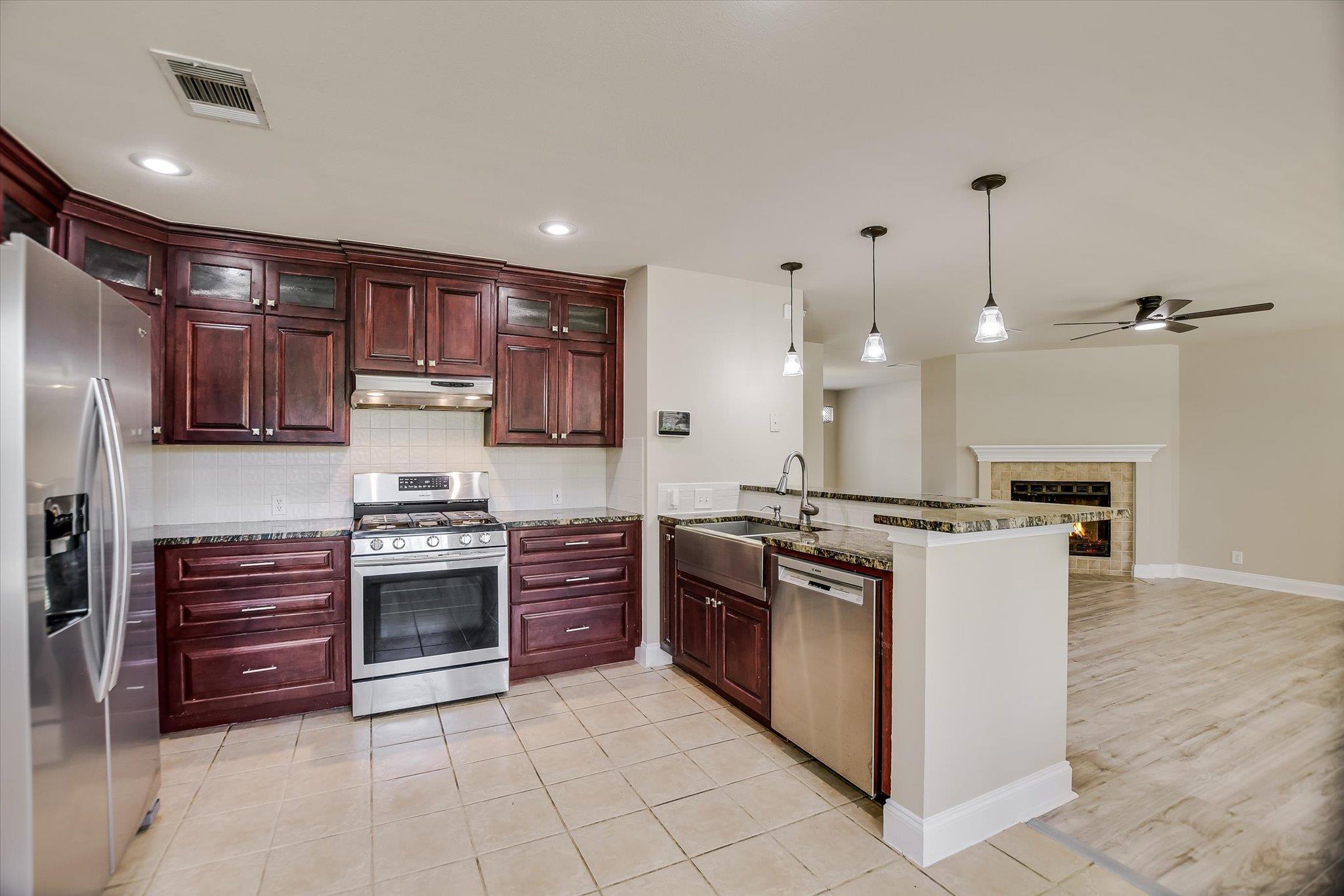 8111 Hawick DR