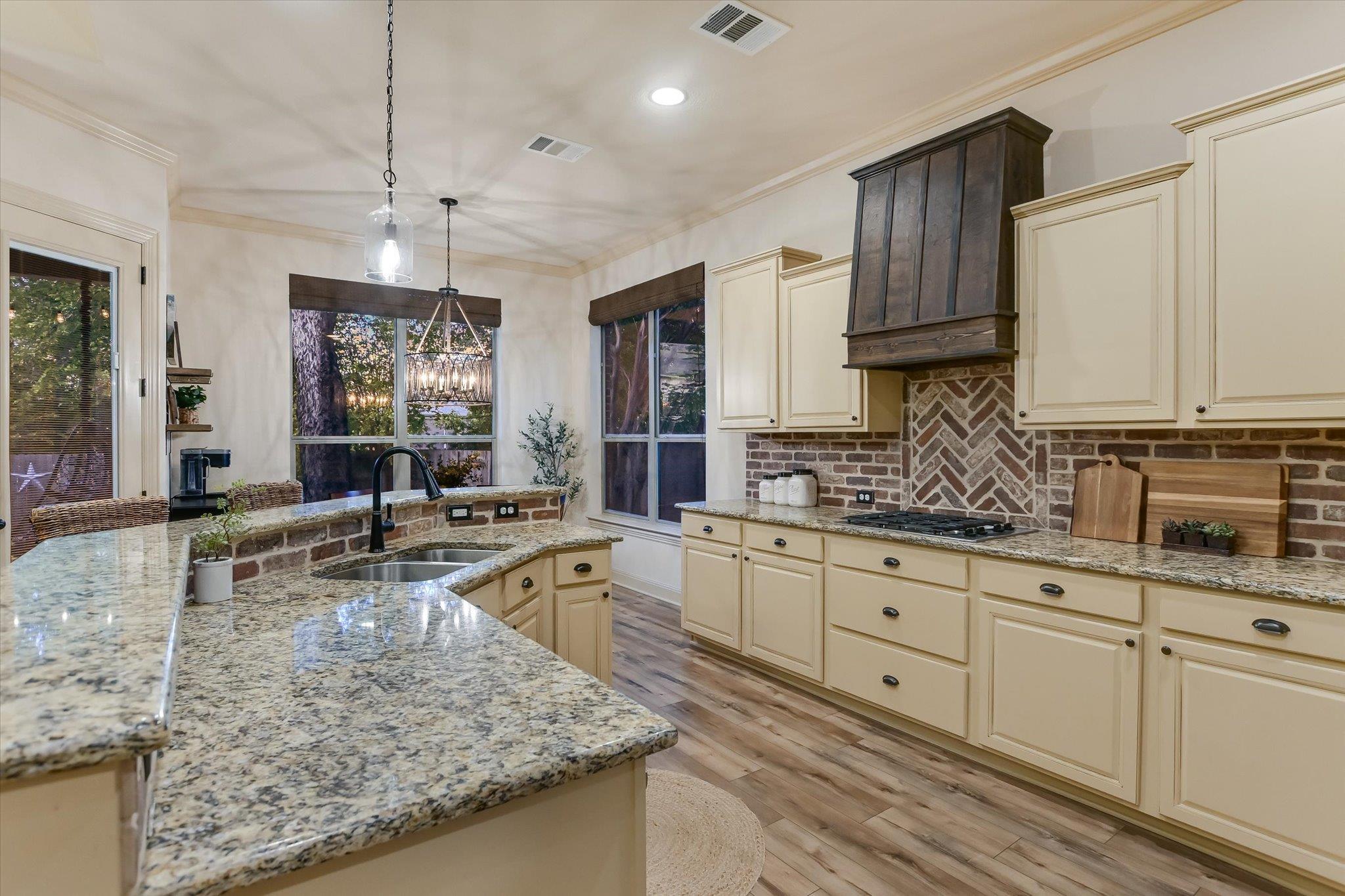306 Kati LN