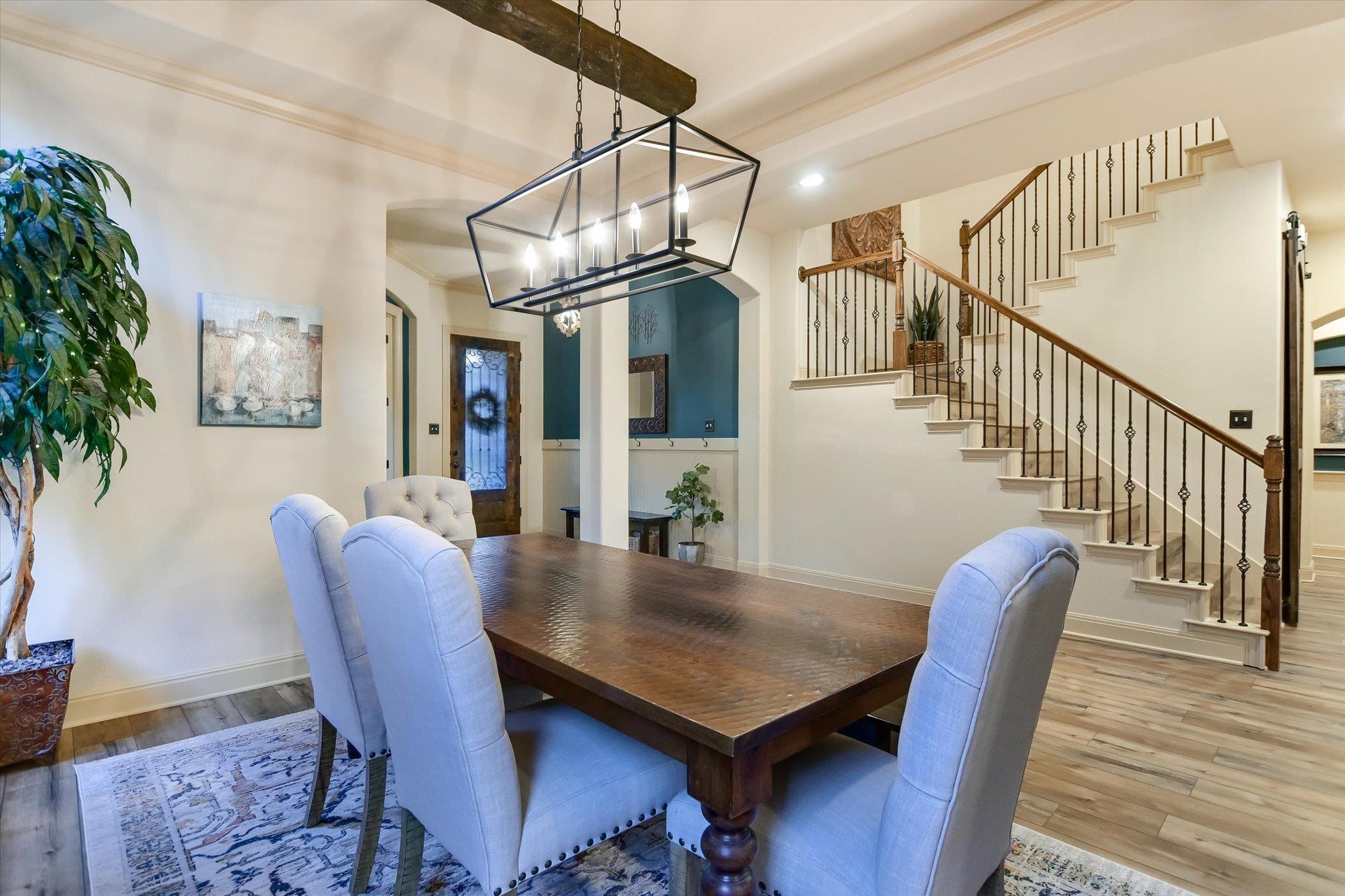 306 Kati LN
