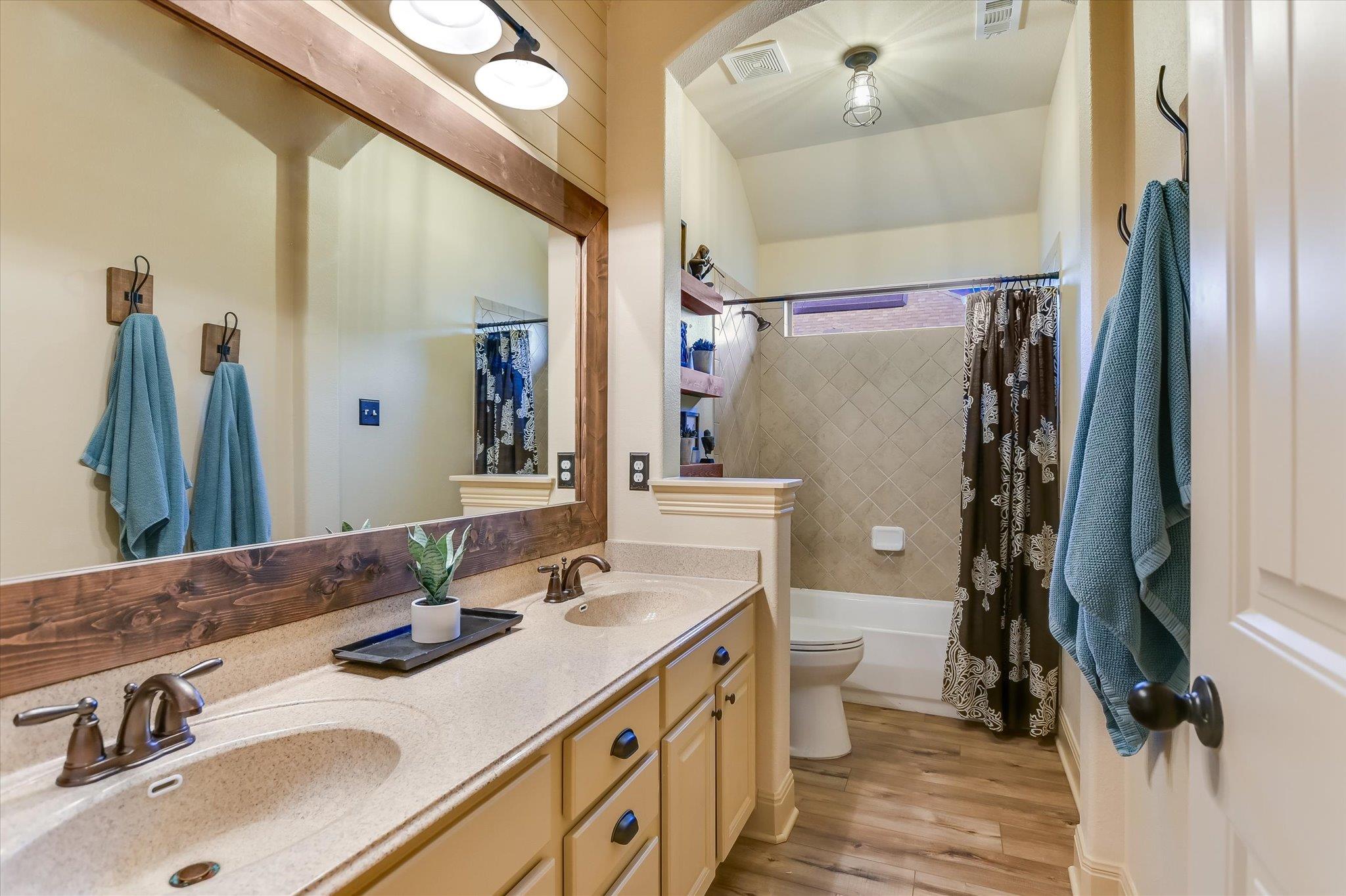 306 Kati LN
