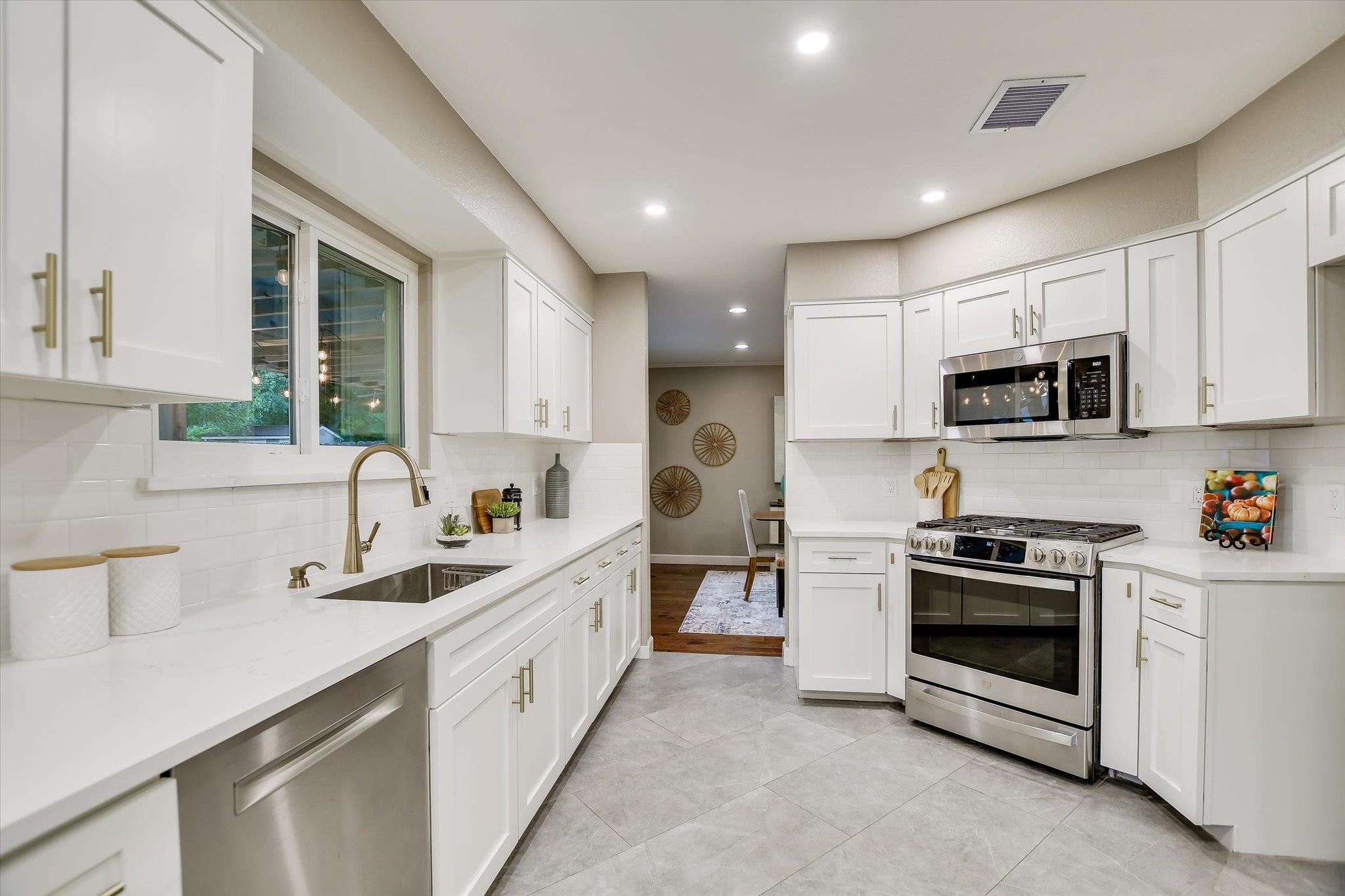 1415 Deer Ledge TRL