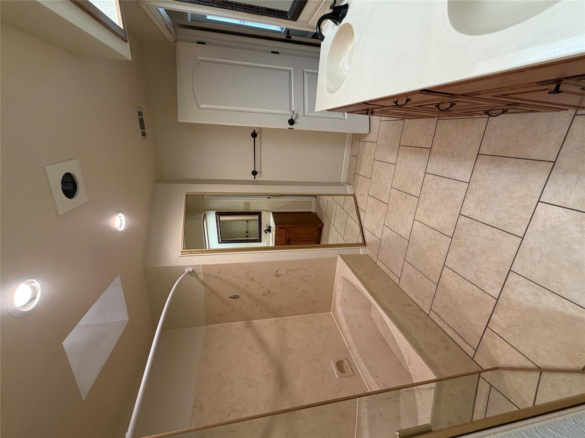 11810 Rain Forest CV