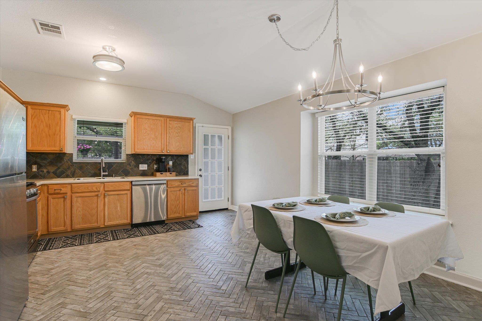 1138 Stone Forest TRL