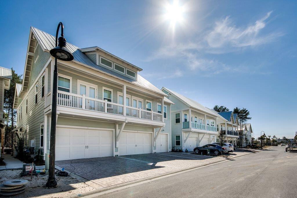 54 W Pine Lands Loop Unit: UNIT B