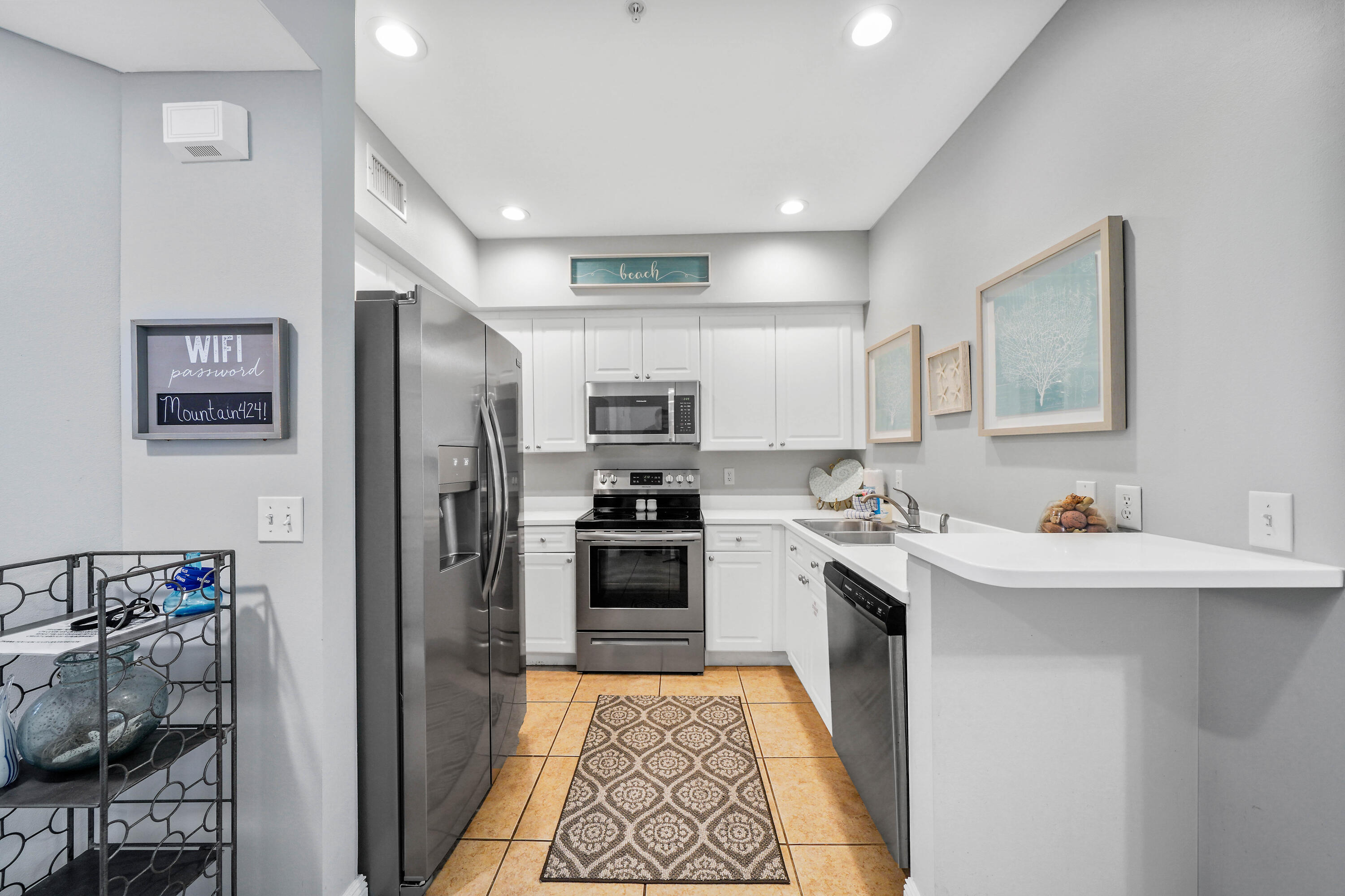 86 Village Blvd APT 424