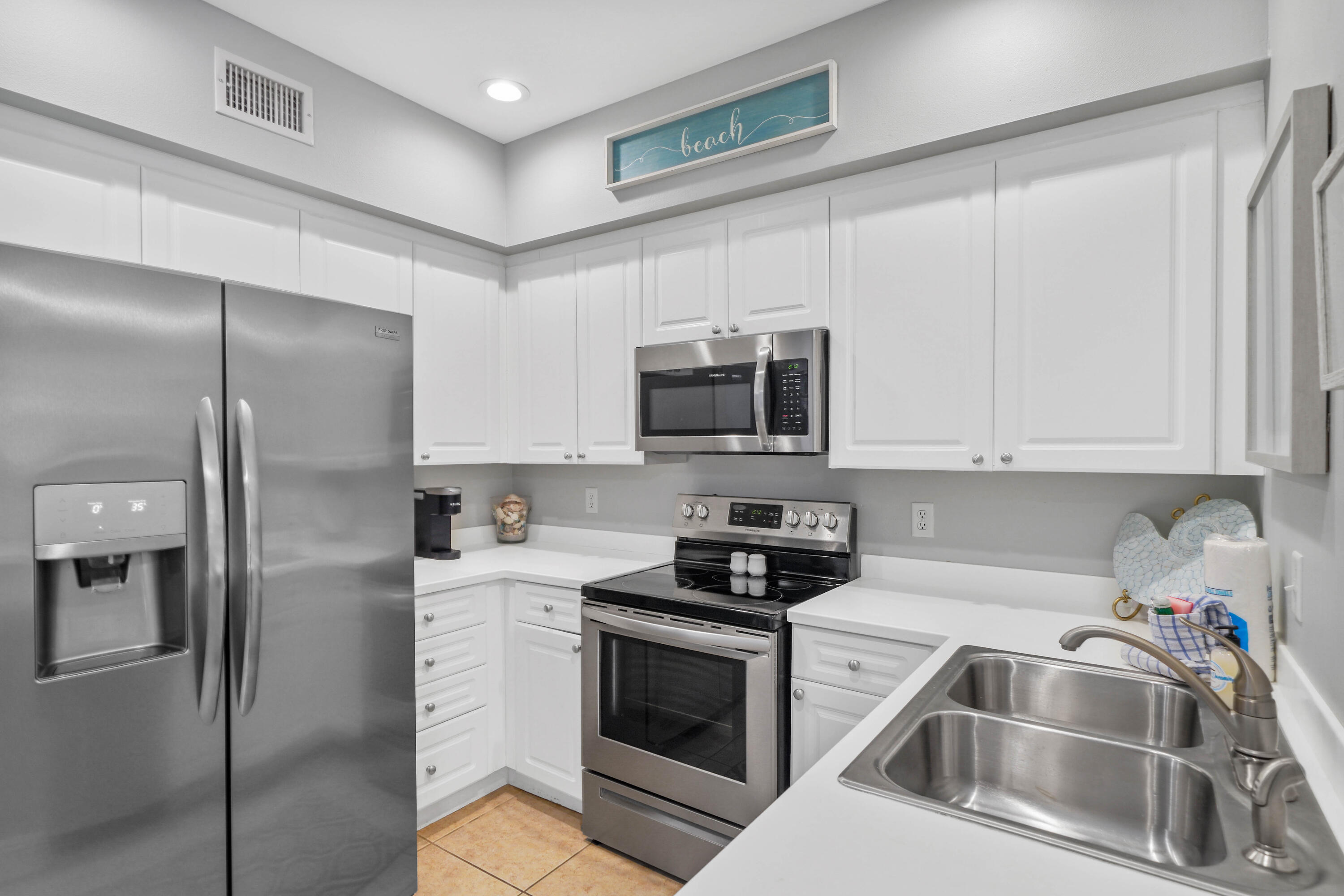 86 Village Blvd APT 424