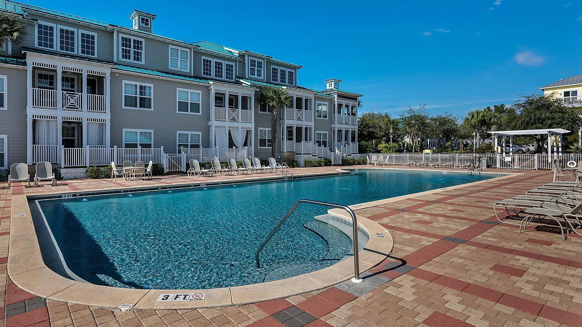 86 Village Blvd APT 424