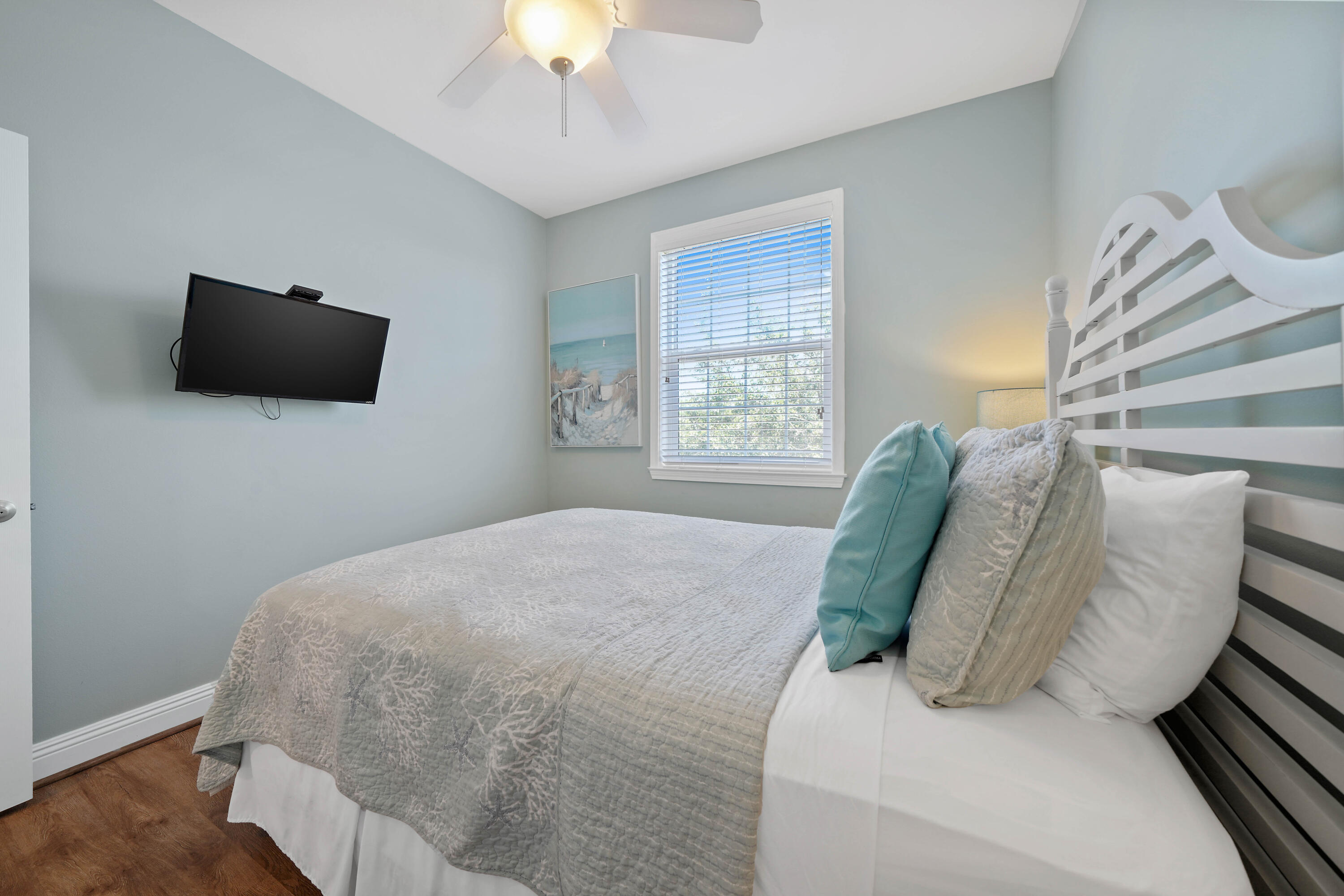 86 Village Blvd APT 424
