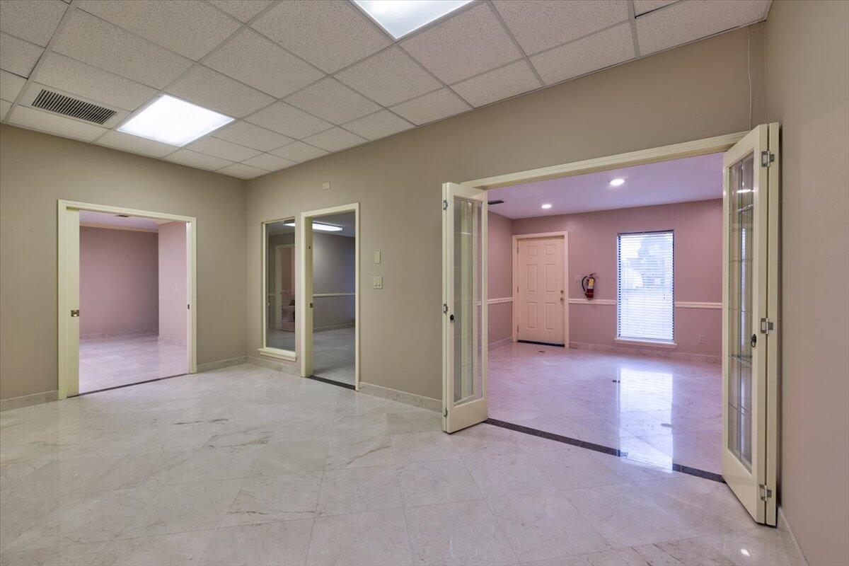 10 Commerce Drive